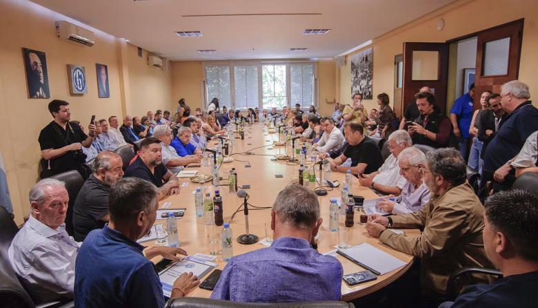 La CGT se re&uacute;ne en medio del malestar social y eval&uacute;a un acto con la Iglesia por el D&iacute;a del Trabajador