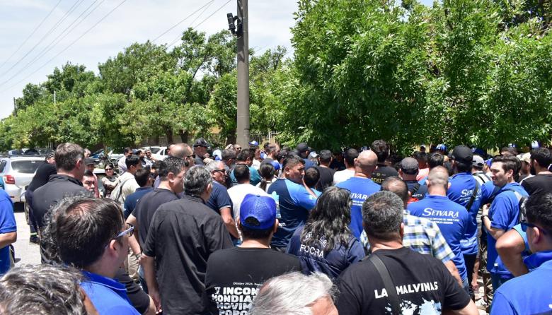 A 100 d&iacute;as del acampe, los despedidos de ILVA contin&uacute;an reclamando trabajo o una indemnizaci&oacute;n justa