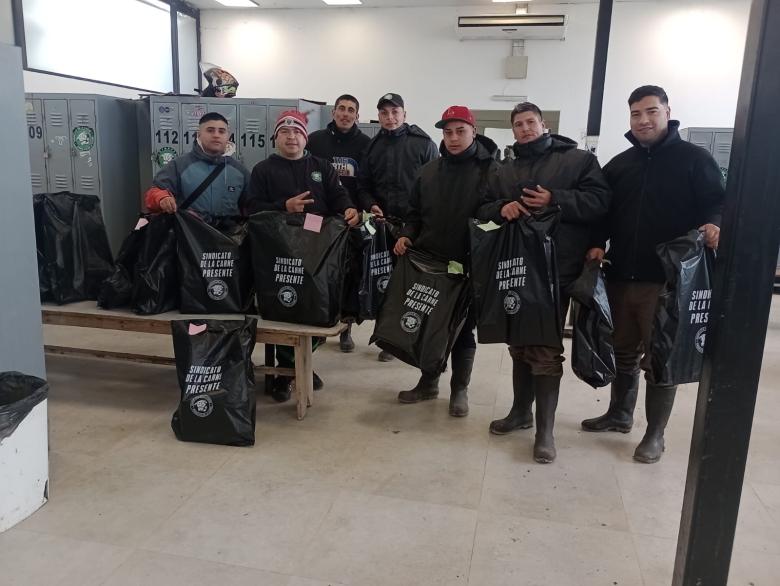 El Sindicato de la Carne llevó juguetes a los hijos de trabajadores frigoríficos por el Día del Niño