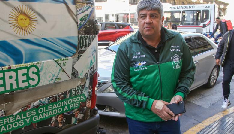 Pablo Moyano rechaz&oacute; cambios en los convenios colectivos y advirti&oacute;: ''S&oacute;lo nos queda la calle''