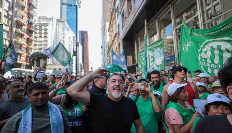 ATE paraliza actividades y moviliza al PAMI: denuncia un &acute;&acute;colapso&acute;&acute; y reclama respuestas por la crisis sanitaria